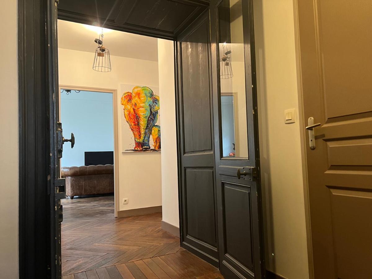 * Johnnie Walker * Hypercentre Parking * Blois